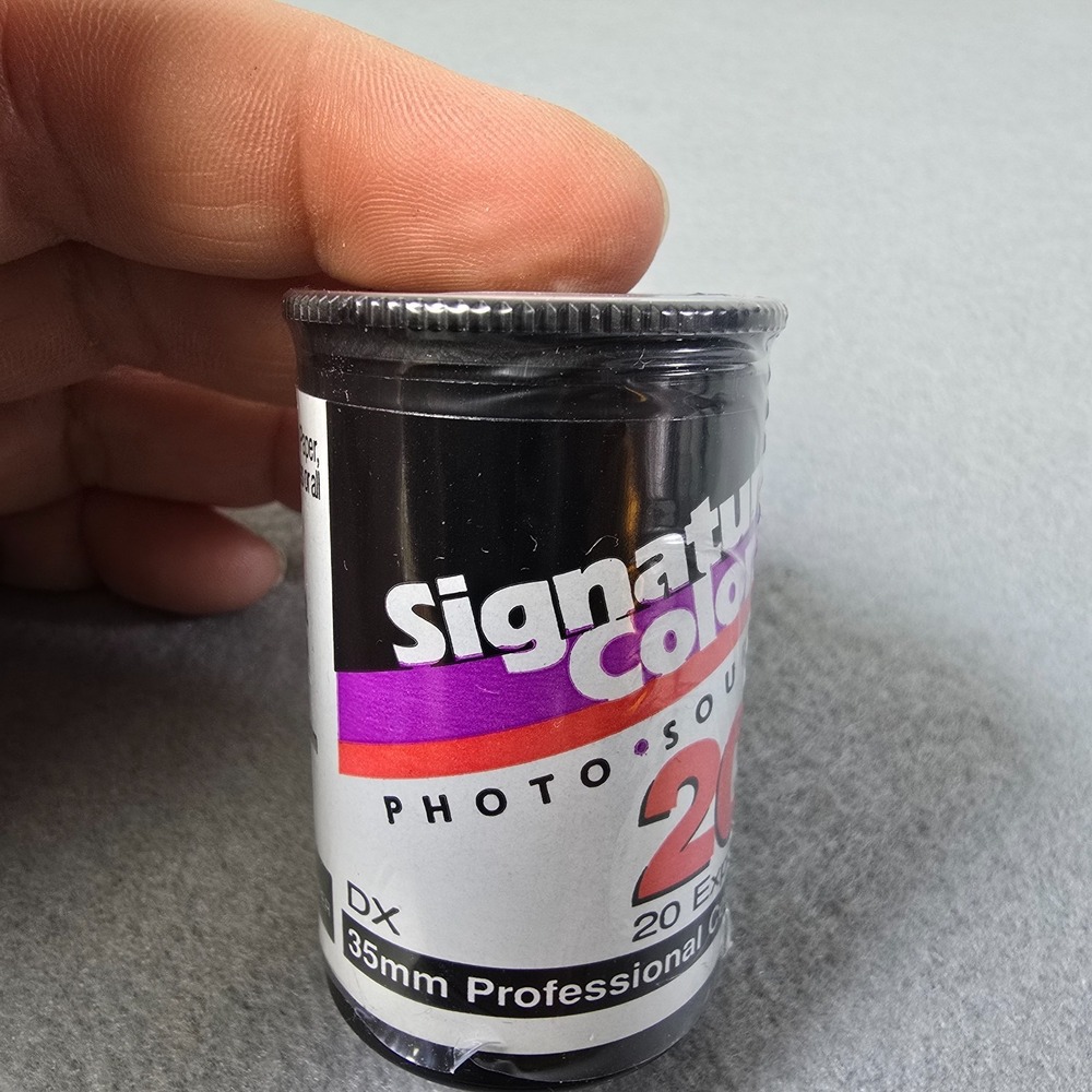 Vintage Signature Color 200 ISO 35mm Professional Color Print Film 20 Exposures